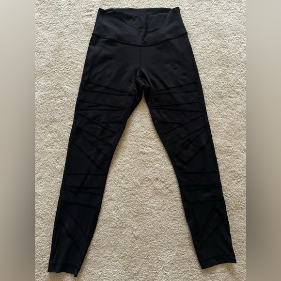 Lululemon Pants - Lululemon Black Wunder Under Mesh Front Criss Cross Leggings Size 4